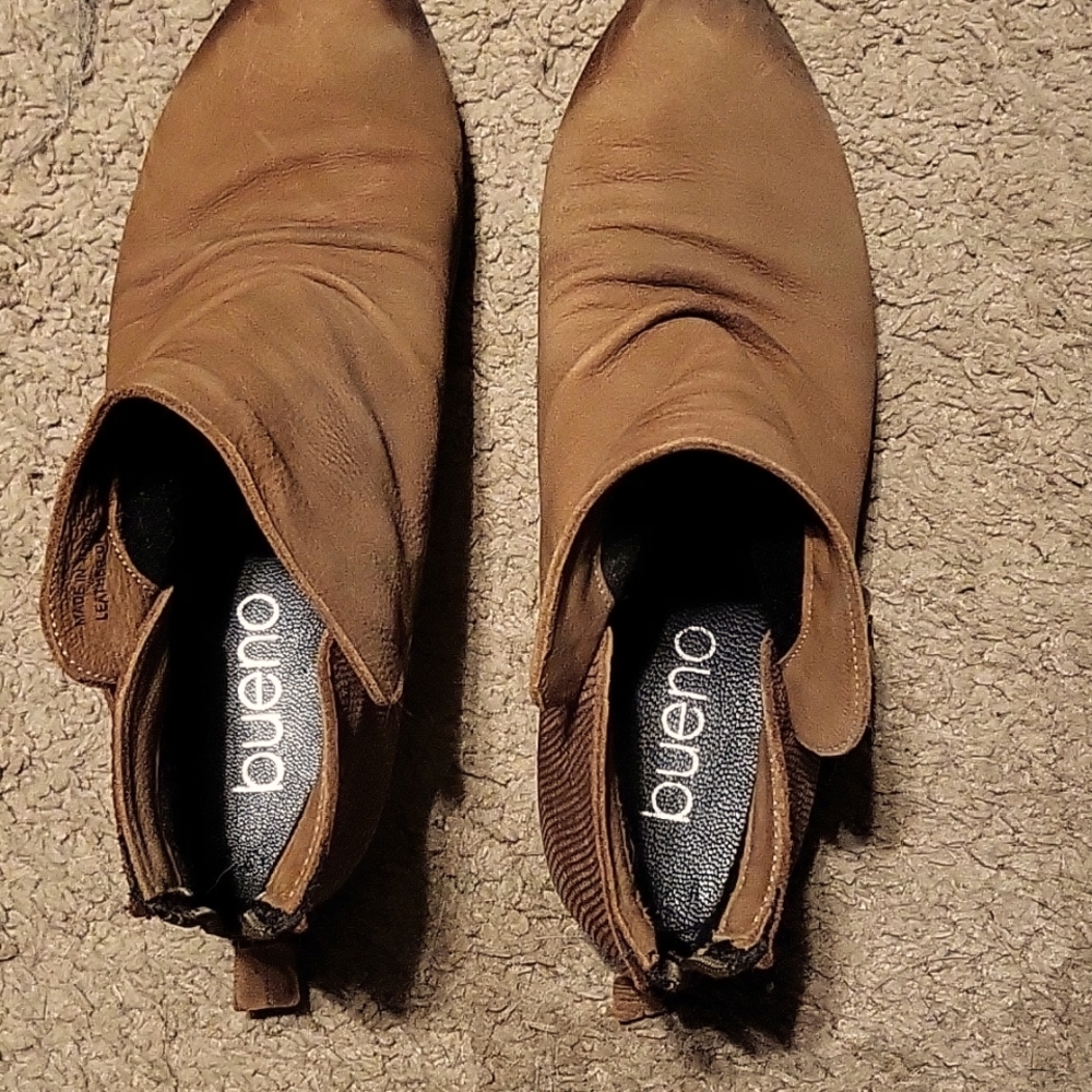 Bueno size 10 booties